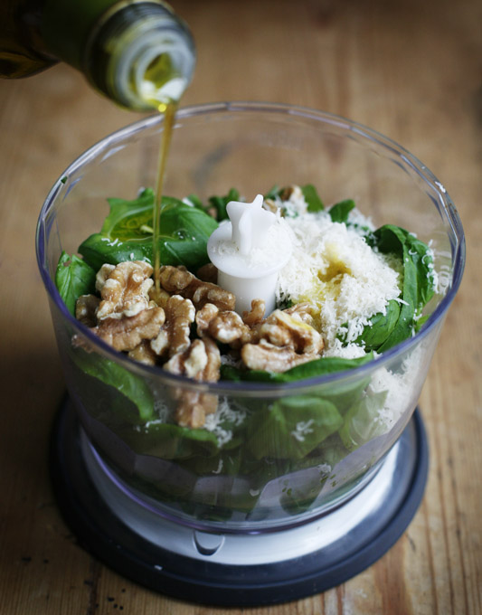 Basil & Walnut pesto