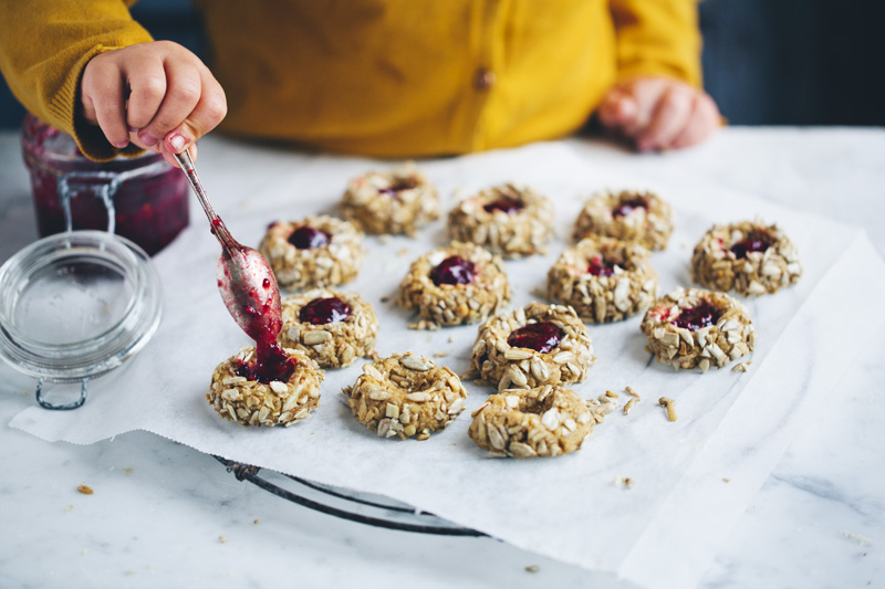 Thumbprint_jam_cookies_1